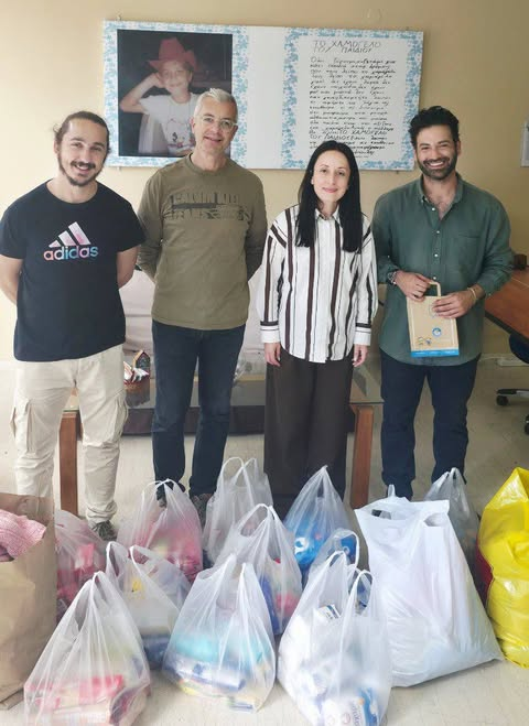 Ολυμπιακός Λαμπετίου: Τρόφιμα και ρούχα στο «Χαμόγελο του Παιδιού»