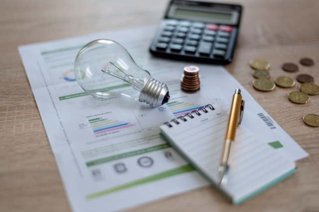 Δημόσιο: Επιχείρηση “διακόπτης” για εξοικονόμηση ενέργειας ante portas