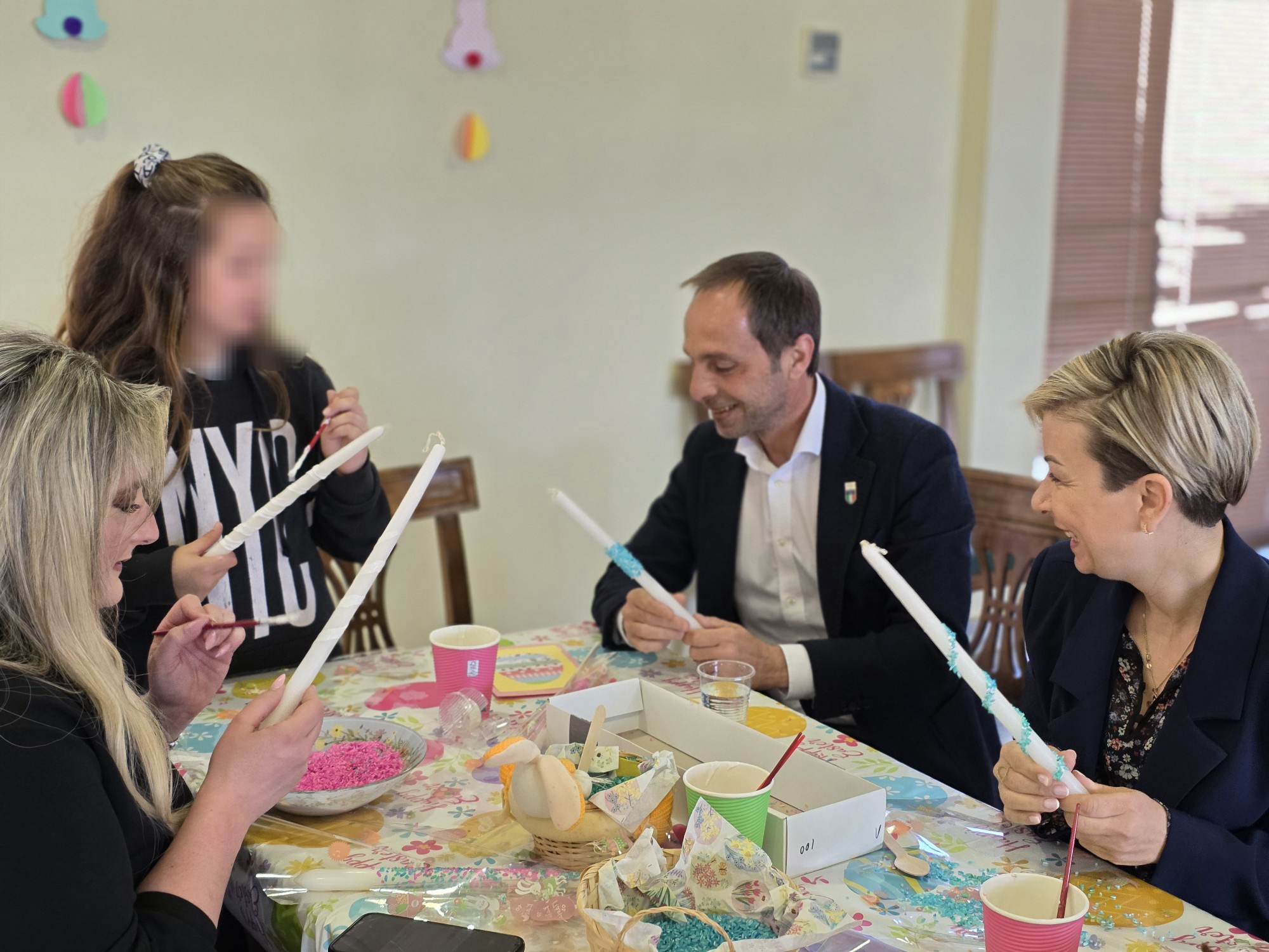 Παιδικά χαμόγελα και πασχαλινές δημιουργίες πλημμύρισαν το Δημαρχείο Αρχ. Ολυμπίας