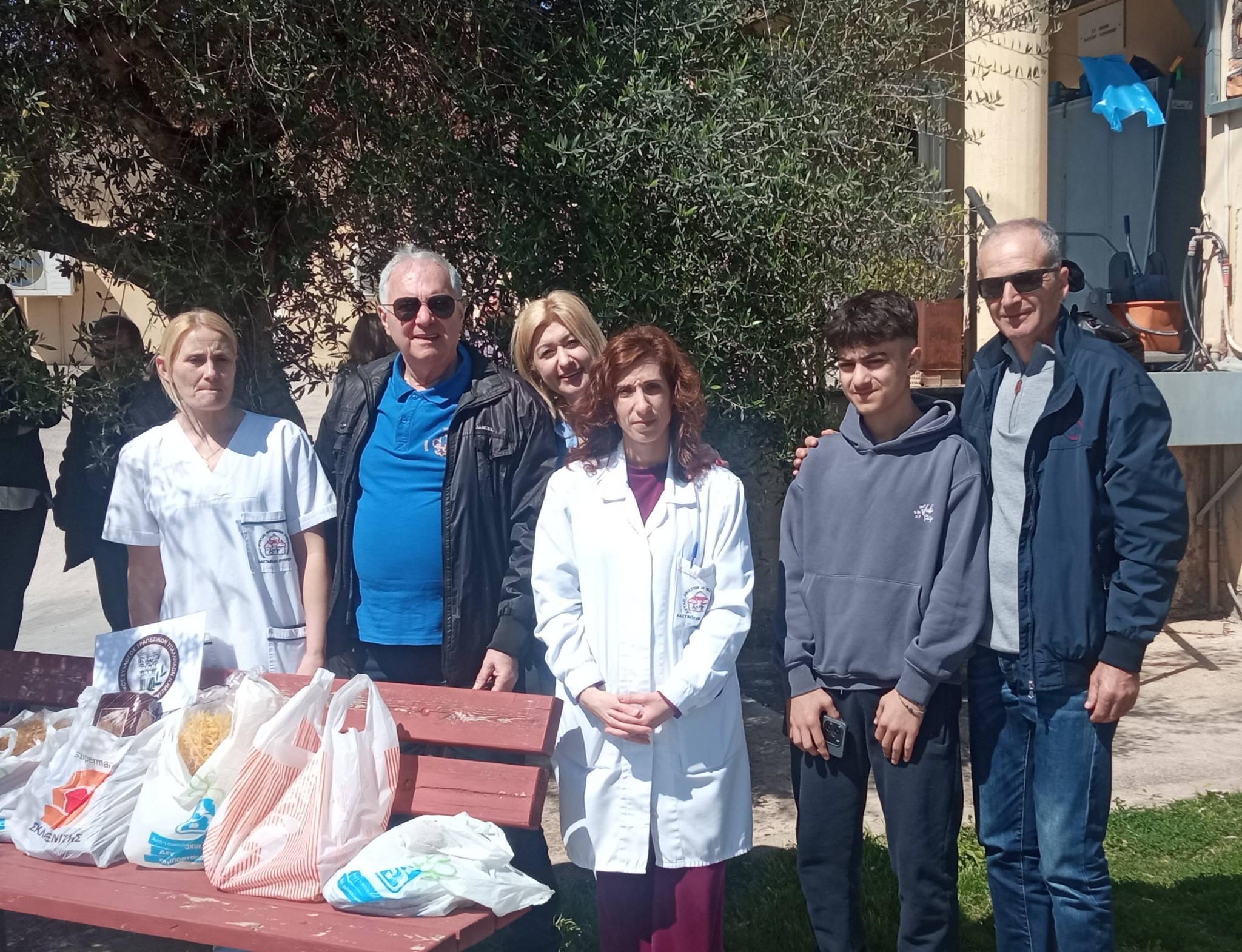 Δ.Σ Πολιτιστικού Συλλόγου Τραπεζικών Ηλείας: Επίσκεψη στο Άσυλο Ανιάτων Ν.Βασιλειάς στο πλαίσιο της Ημέρας Αγάπης & Προσφοράς του Πάσχα