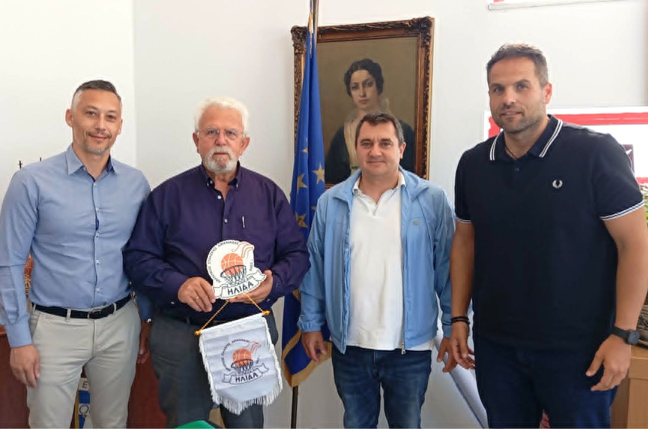 Συνάντηση του Δημάρχου Ήλιδας Χρήστου Χριστοδουλόπουλου με τη διοίκηση του Αθλητικού Συλλόγου ΗΛΙΔΑ BC, μετά την άνοδο της