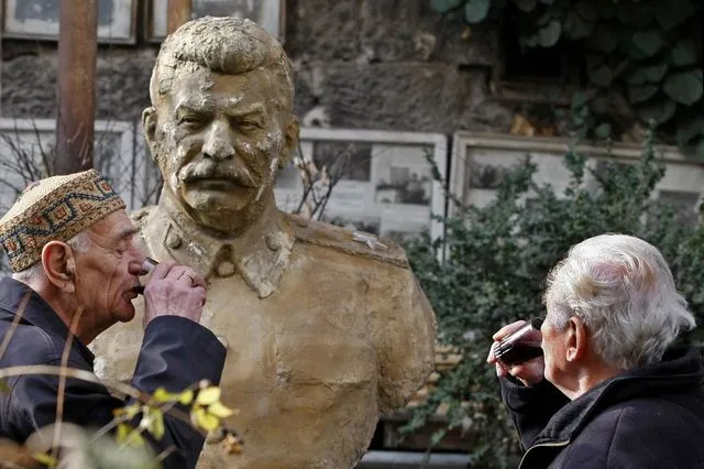 Το μυστικό κελάρι του Στάλιν: Στο φως 40.000 σπάνια μπουκάλια κρασιού μετά από δεκαετίες