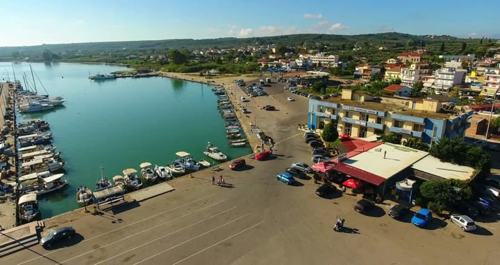 Διέρρηξαν τα εκδοτήρια στο λιμάνι της Κυλλήνης