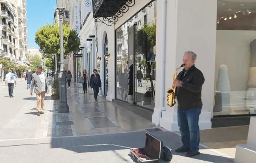 Πάτρα: Χειροπέδες στη μελωδία – Το χρονικό μιας προσαγωγής που δίχασε την πόλη
