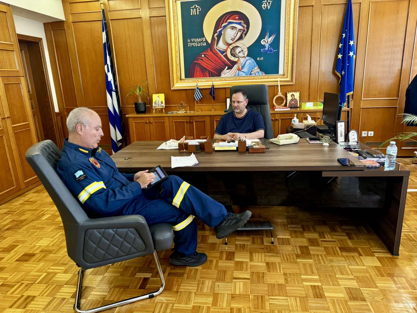 Συνάντηση εργασίας του Αντιπεριφερειάρχη Ηλείας Ν. Κοροβέση με τον Δ/τή Πυροσβεστικών Υπηρεσιών Ν. Ηλείας, Αρχιπύραρχο Αργ. Φαλίδα