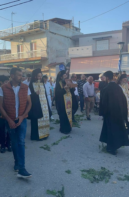 Μεγάλη θρησκευτική ευλογία για την Παλαιά Μανωλάδα: Υποδέχθηκε τα Ιερά Λείψανα των Αγίων Παρασκευής και Μαρίνης