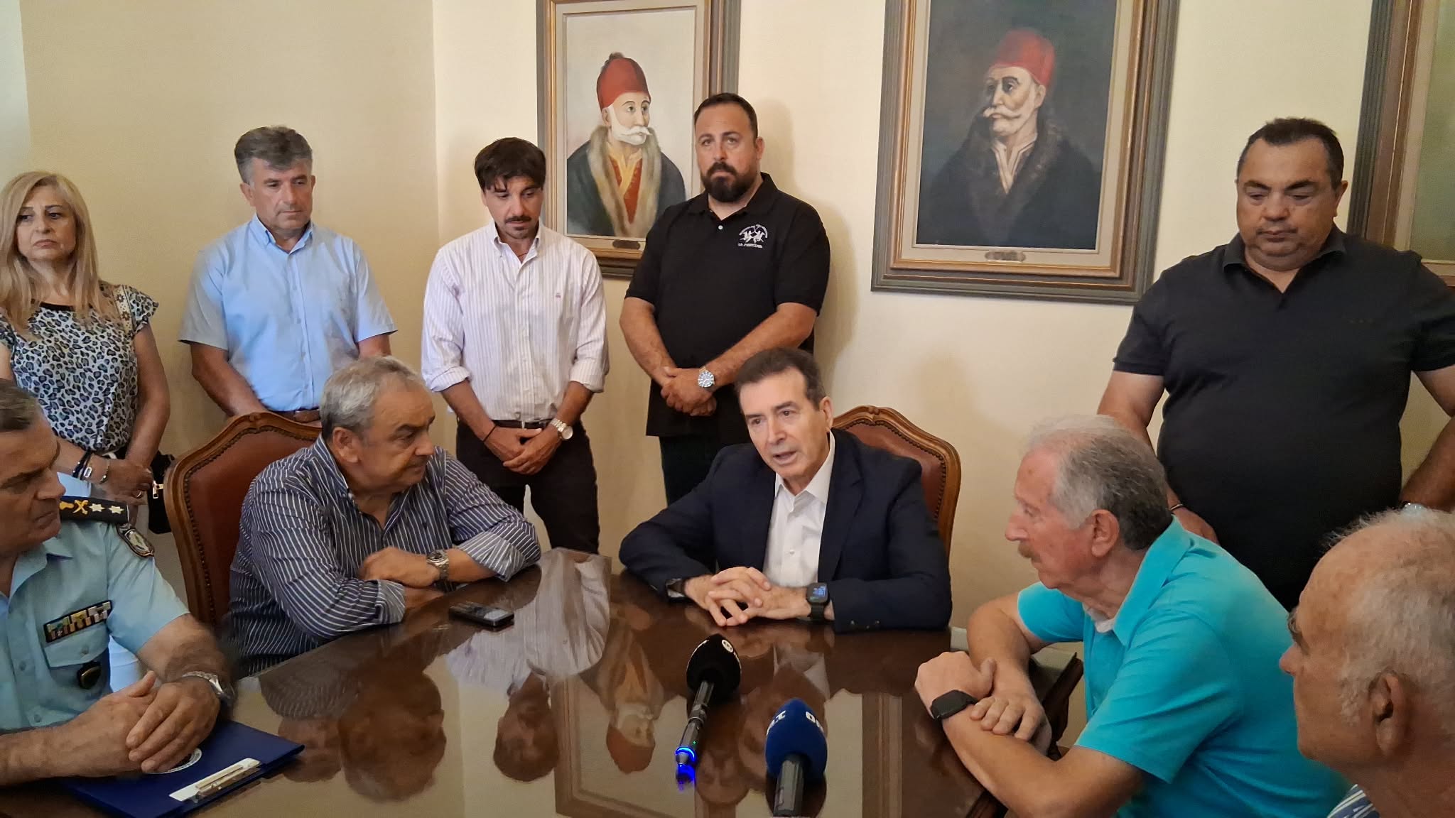 Ευρεία σύσκεψη για την εγκληματικότητα στη Γαστούνη υπό τον υπουργό Προστασιας του Πολίτη, Μιχάλη Χρυσοχοίδη
