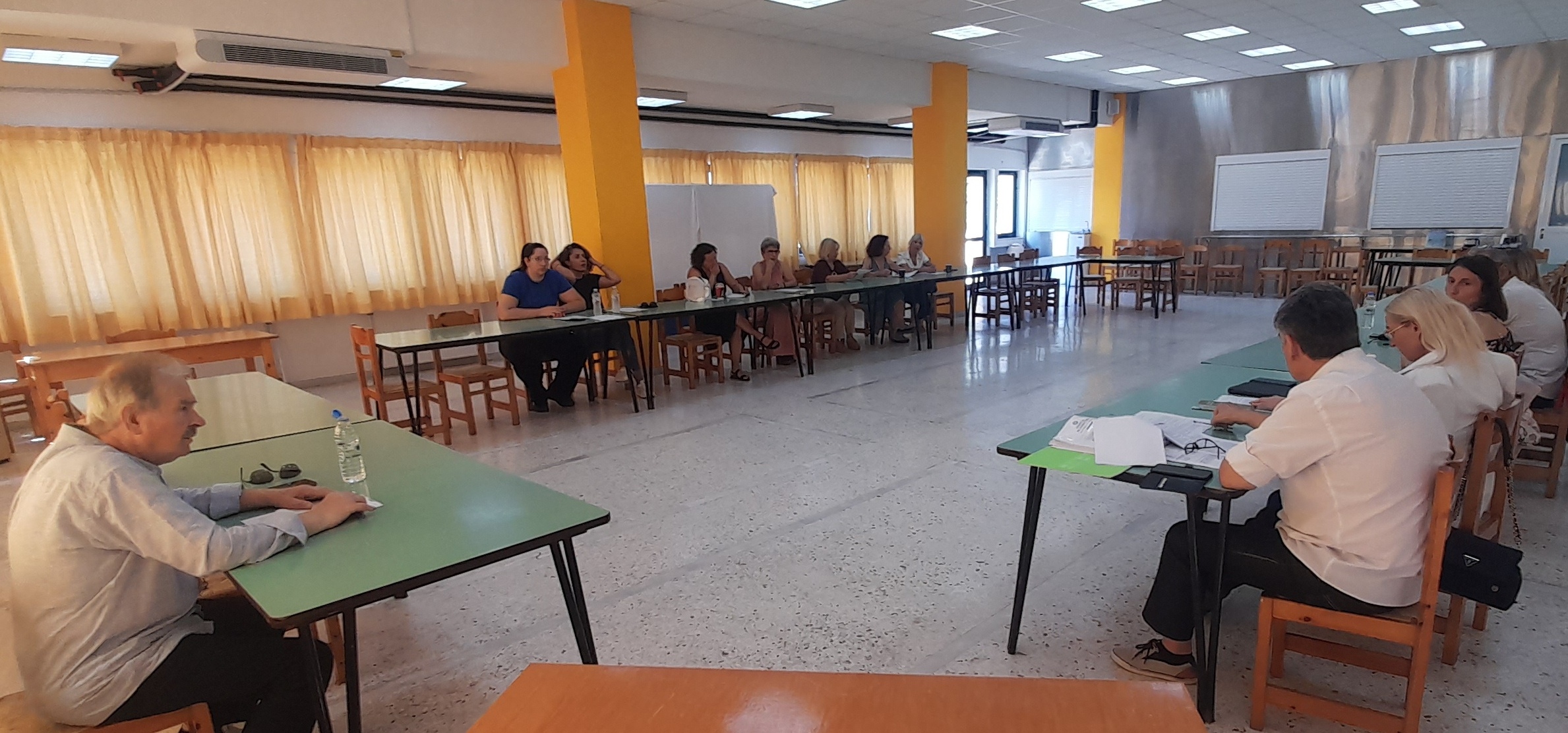 Ευρεία σύσκεψη στην πρώην Μαθητική Εστία Κρεστένων υπό τον δήμαρχο Σάκη Μπαλιούκο: Στο επίκεντρο η λειτουργία του ΚΔΑΠ Δήμου Ανδρίτσαινας-Κρεστένων
