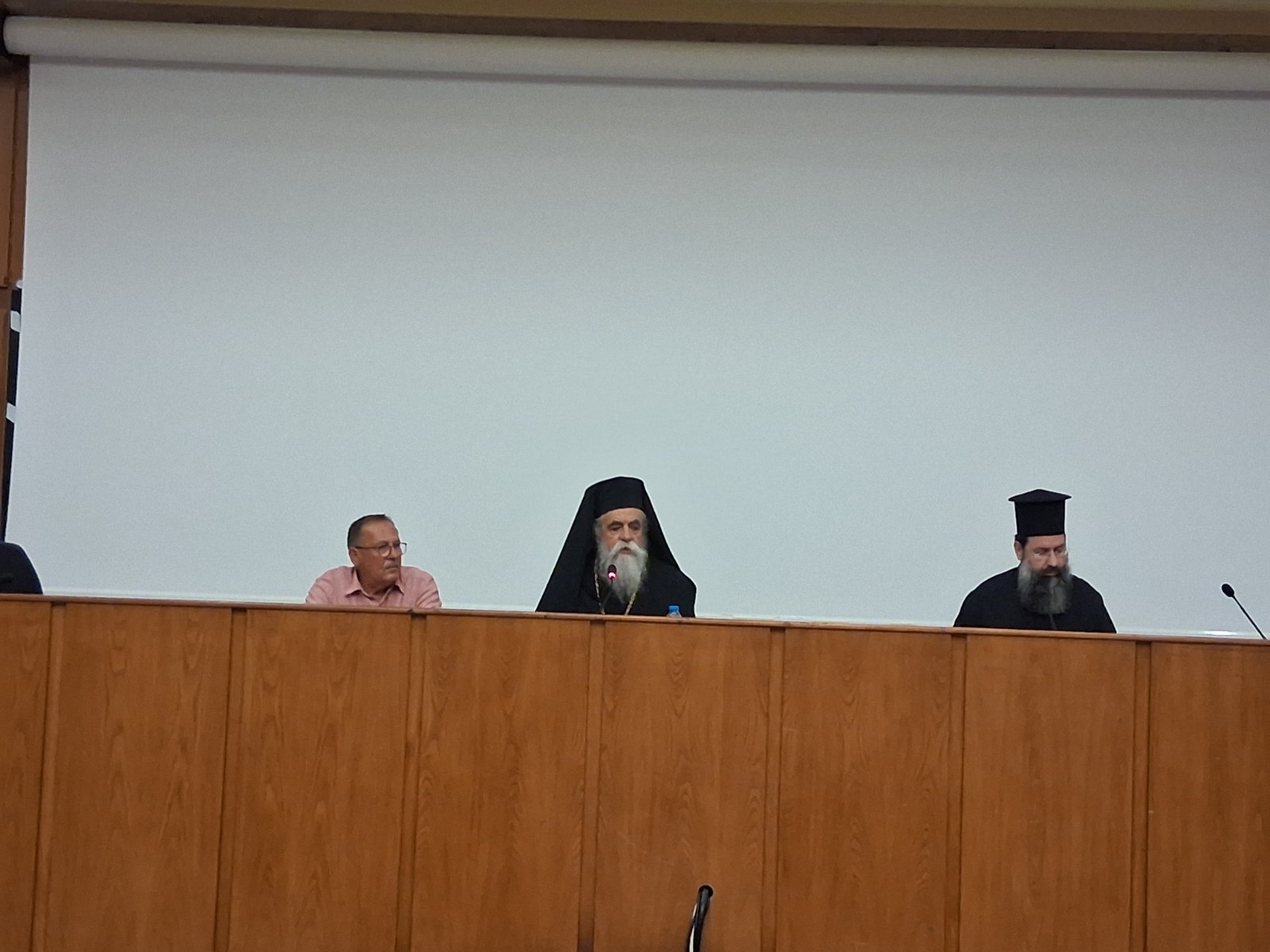 Ευρεία σύσκεψη στο Διοικητήριο με πρωτοβουλία του Μητροπολίτη Ηλείας – Κοινός στόχος η σύμπνοια για ΑΕΙ