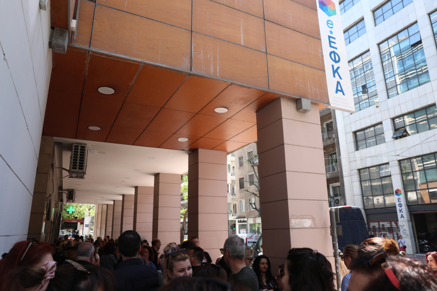 Μισή 13η σύνταξη αντί για επίδομα 300 ευρώ – Το νέο σενάριο για τους συνταξιούχους
