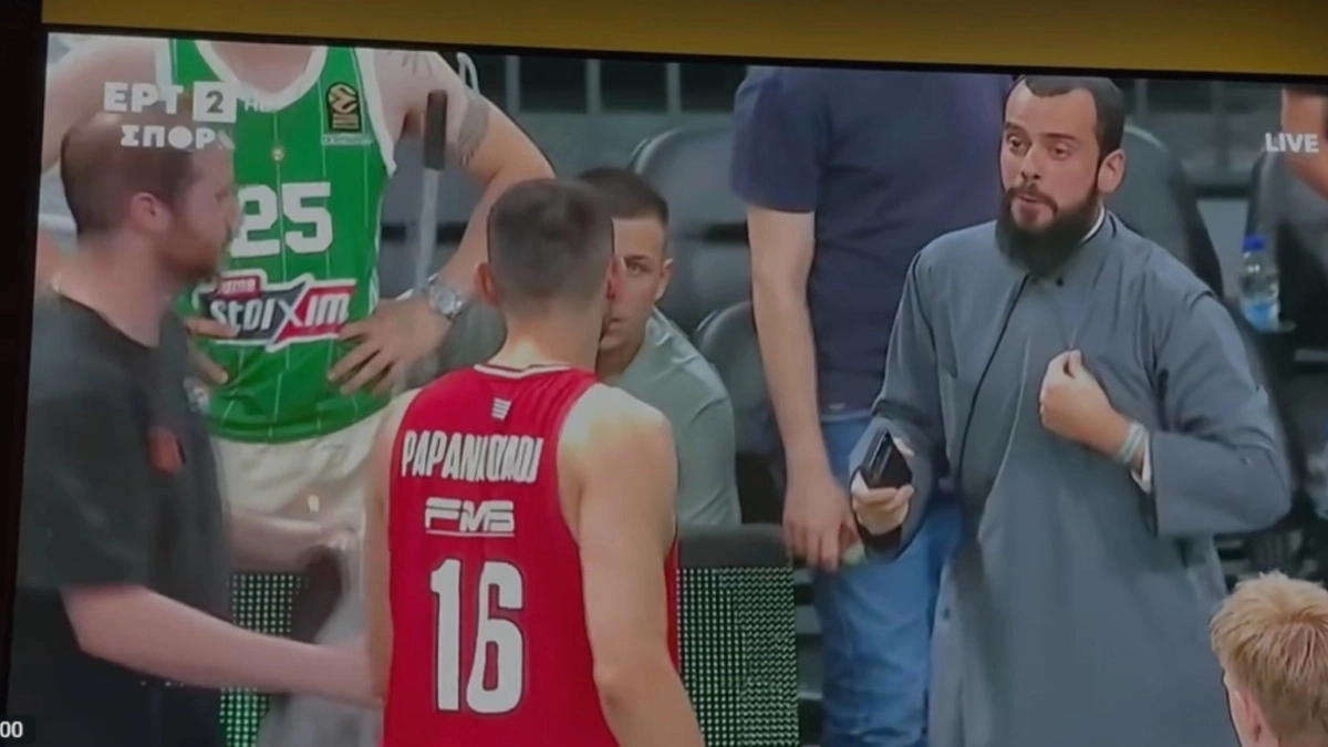 Παναθηναϊκός-Ολυμπιακός: O ιερέας που ζήτησε την φανέλα του Παπανικολάου στο Ο.Α.Κ.Α.