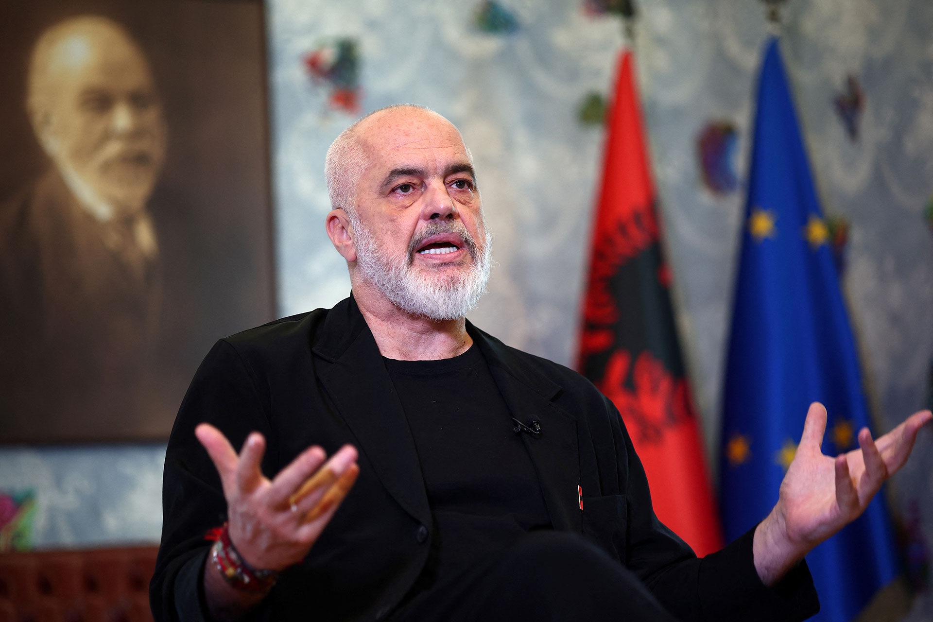 Σκληραίνει τη στάση του ο Ράμα: «Θα κάνω την Αλβανία… Ντουμπάι»
