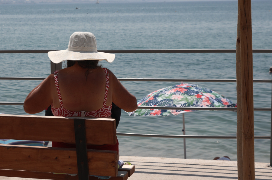 Νέα πρόγνωση για τον καύσωνα – Οι περιοχές που «θα ψηθούν», σε επιφυλακή η Πολιτική Προστασία