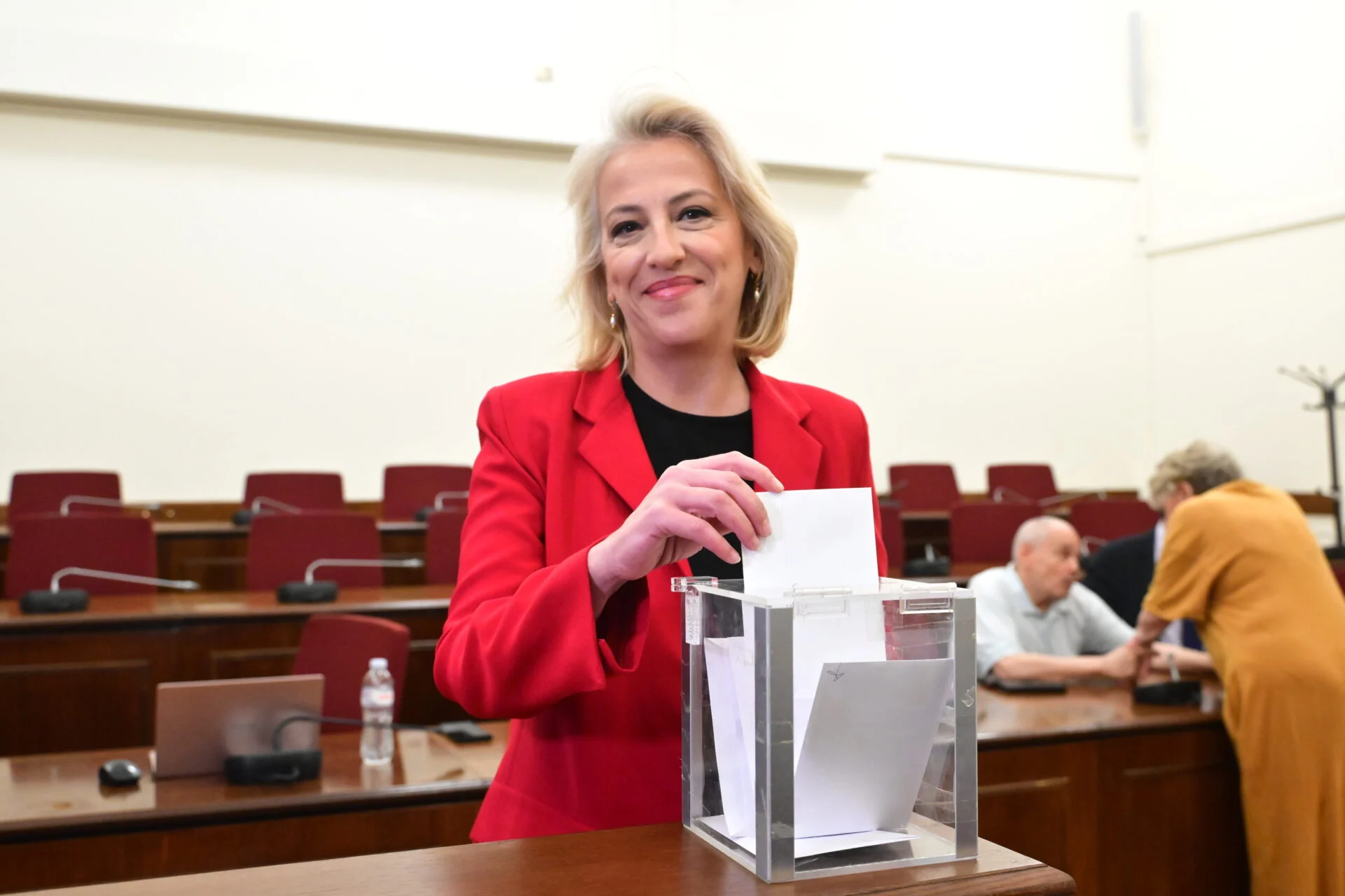 ΣΥΡΙΖΑ: Πρόεδρος της Κ.Ο. η Ρένα Δούρου με 7 από τις 8 ψήφους
