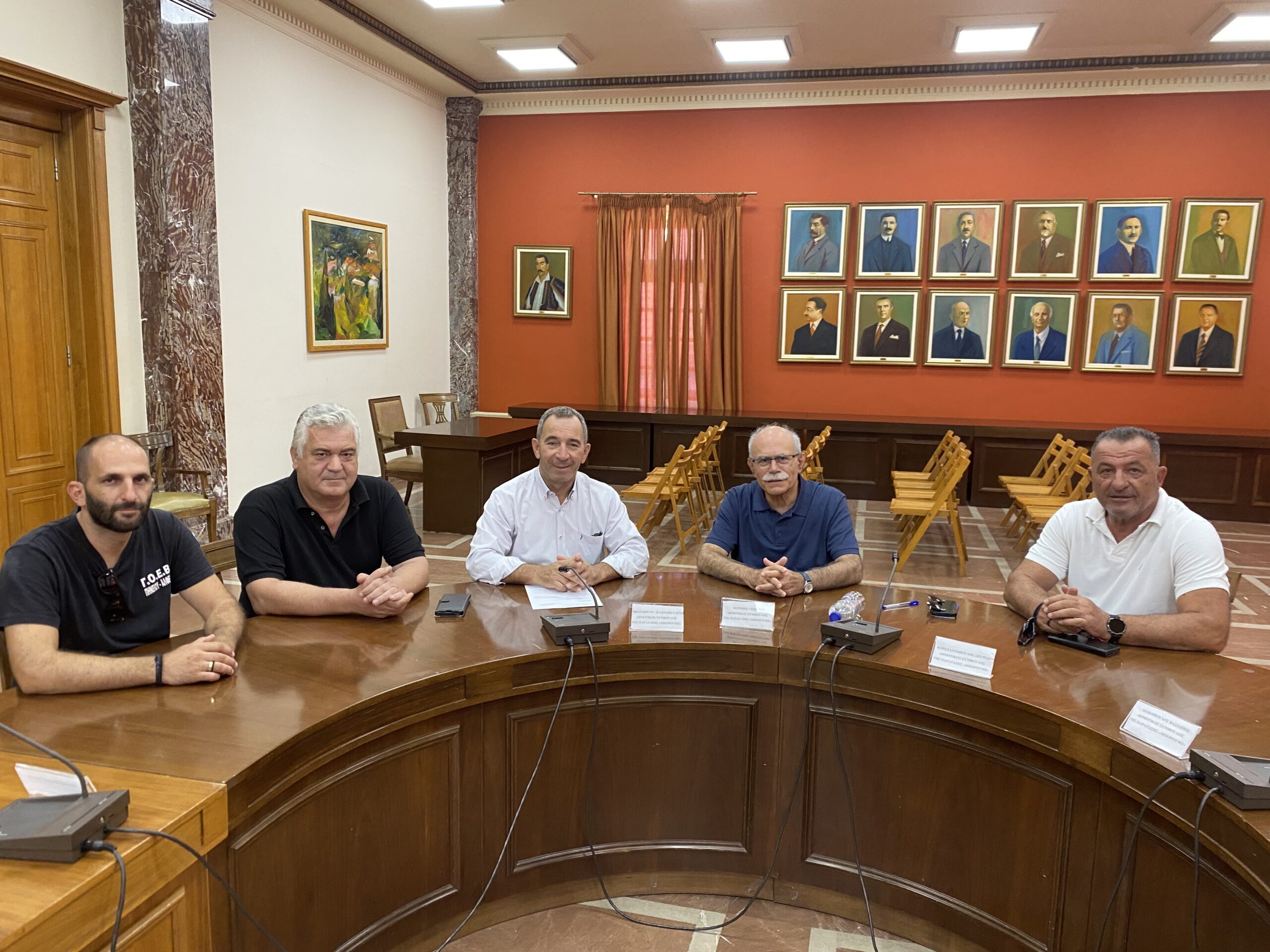 Συνάντηση μελών του Ε. Κ. Πύργου με τον Δήμαρχο Στάθη Καννή