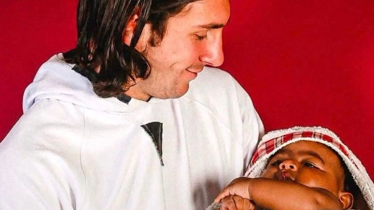Όταν ο Lionel Messi κρατούσε στην αγκαλιά του τον νεογέννητο Lamine Yamal – 19 χρόνια μετά αντιμέτωποι στον τελικό του Μουντιάλ