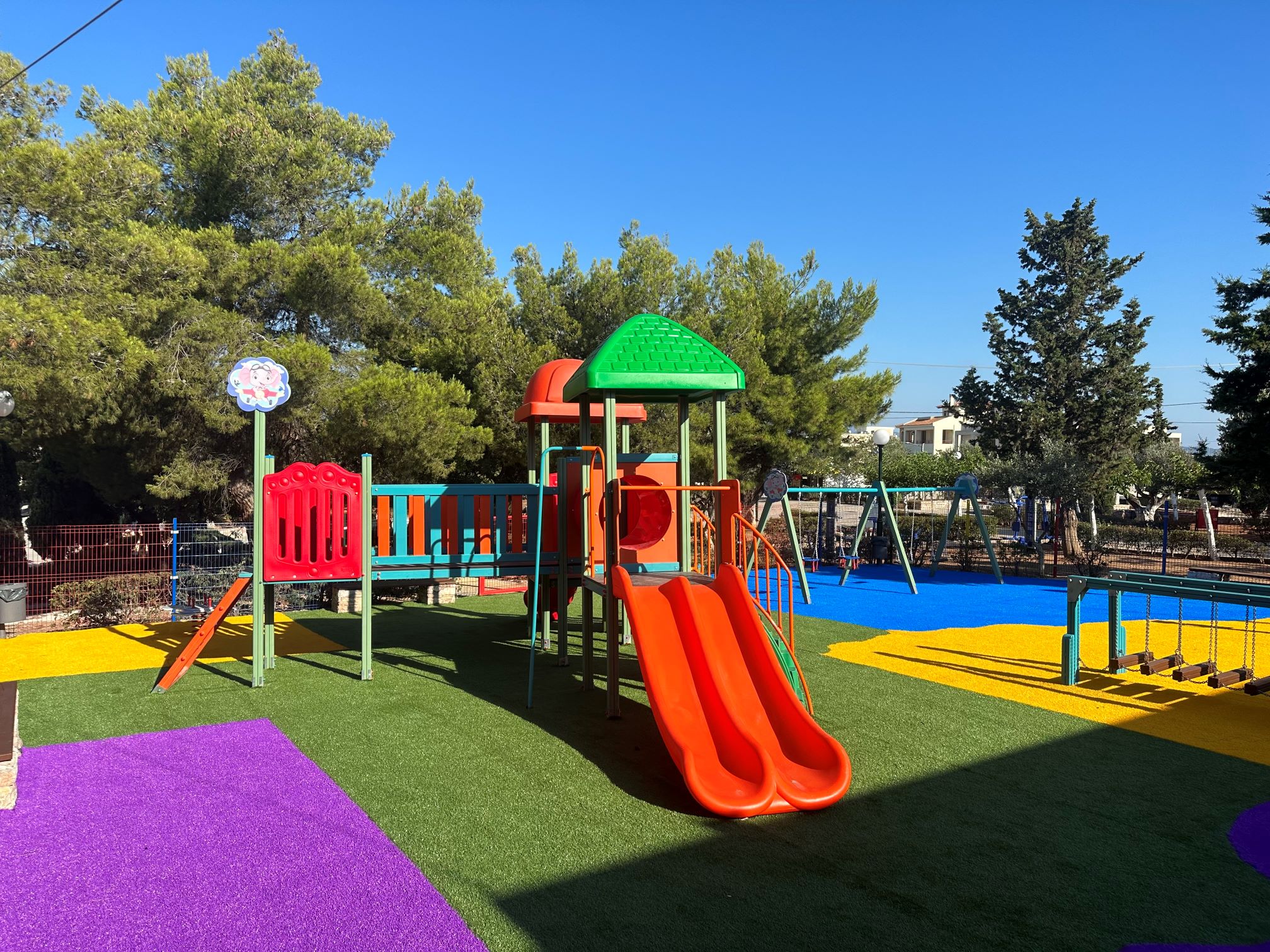 Εννέα σύγχρονες παιδικές χαρές σε Πύργο και σε κοινότητες