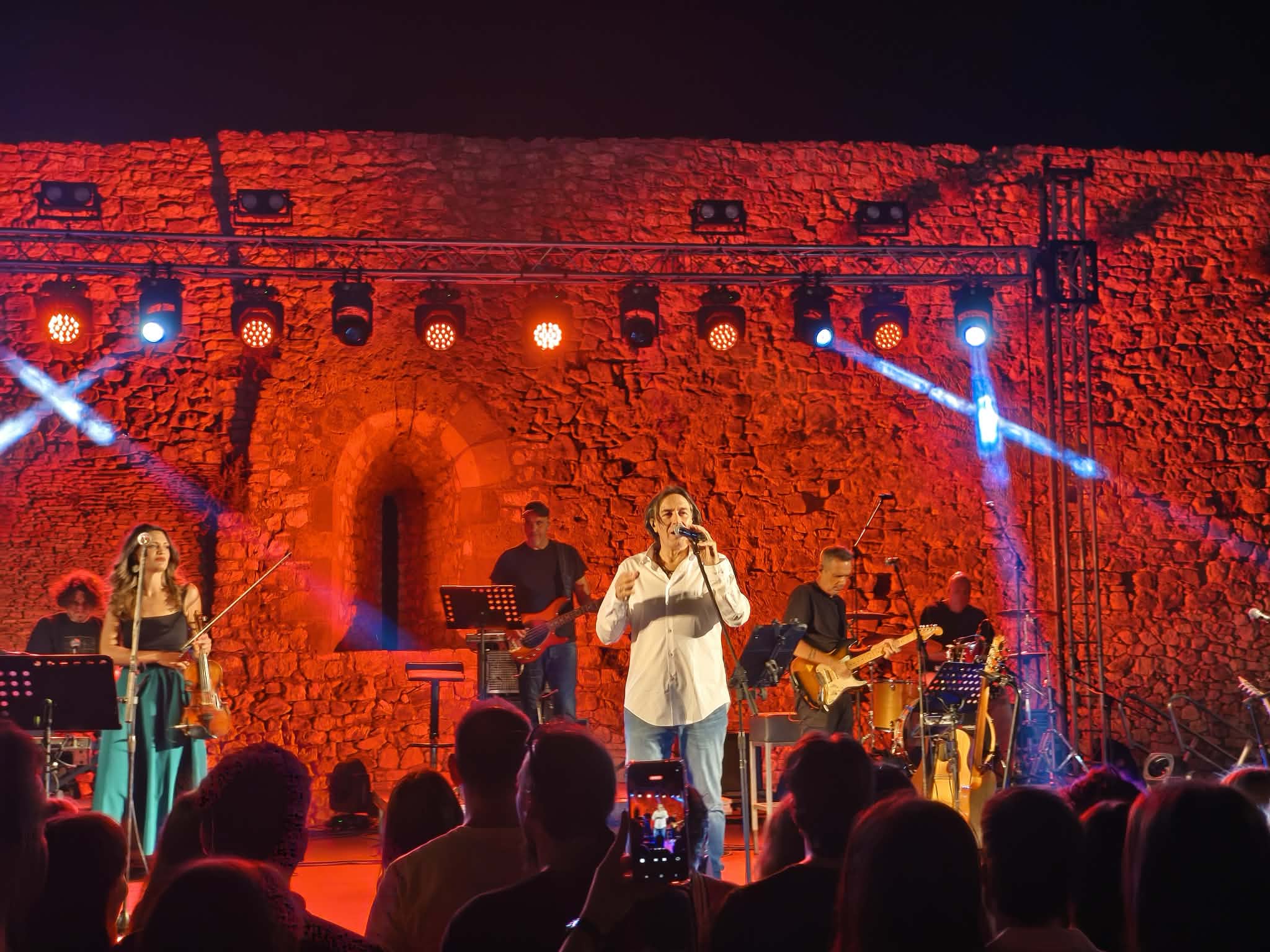 Χλεμούτσι: Με απόλυτη επιτυχία η επετειακή συναυλία του Γ. Κότσιρα