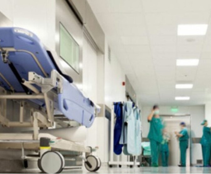 Σε κρίσιμη κατάσταση 9χρονος που κινδύνεψε να πνιγεί στην παραλία Μαραθιάς
