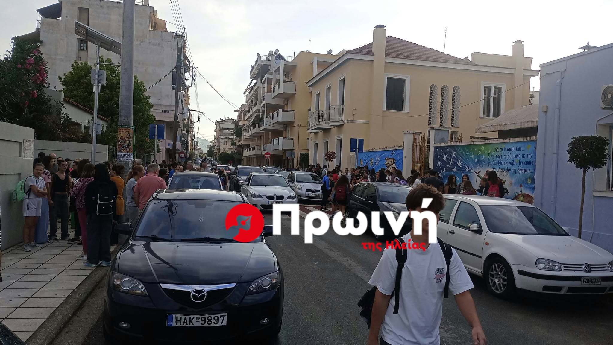 1ο Γυμνάσιο Πύργου: Τρίτη ημέρα στα «κάγκελα» μαθητές και γονείς για τις συγχωνεύσεις τμημάτων