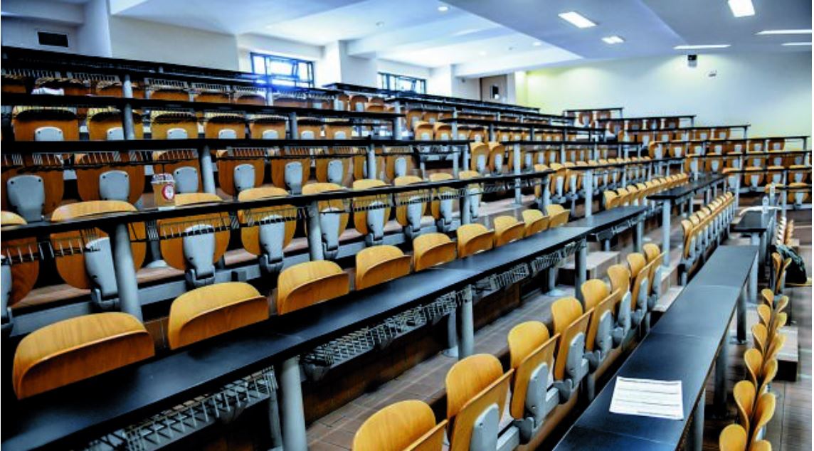 ΑΕΙ: Στο «τραπέζι» μείωση εισακτέων, συρρίκνωση τμημάτων – Αλλαγές στις προπτυχιακές εξετάσεις