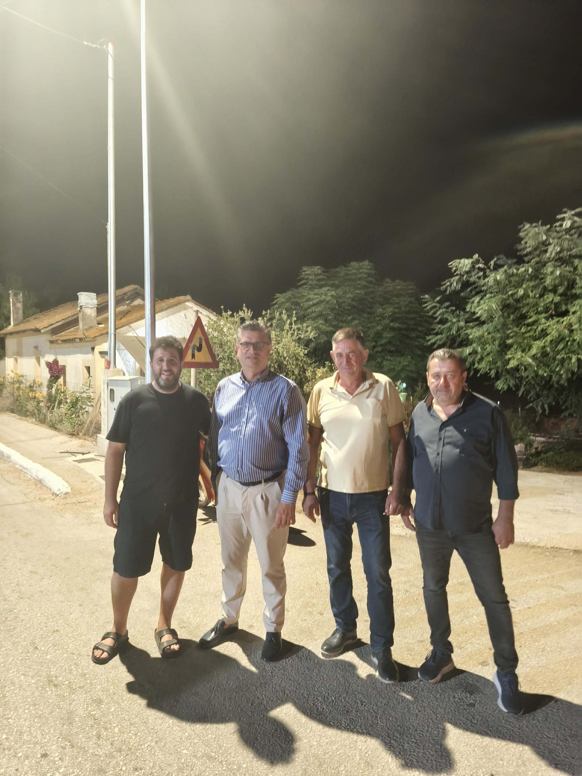 Ολοκληρώθηκε η πρώτη φάση  του έργου ηλεκτροφωτισμού στην Παλαιά Ε. Ο. στο τμήμα που συνδέει τη Ν. Μανωλάδα με Βαρδα