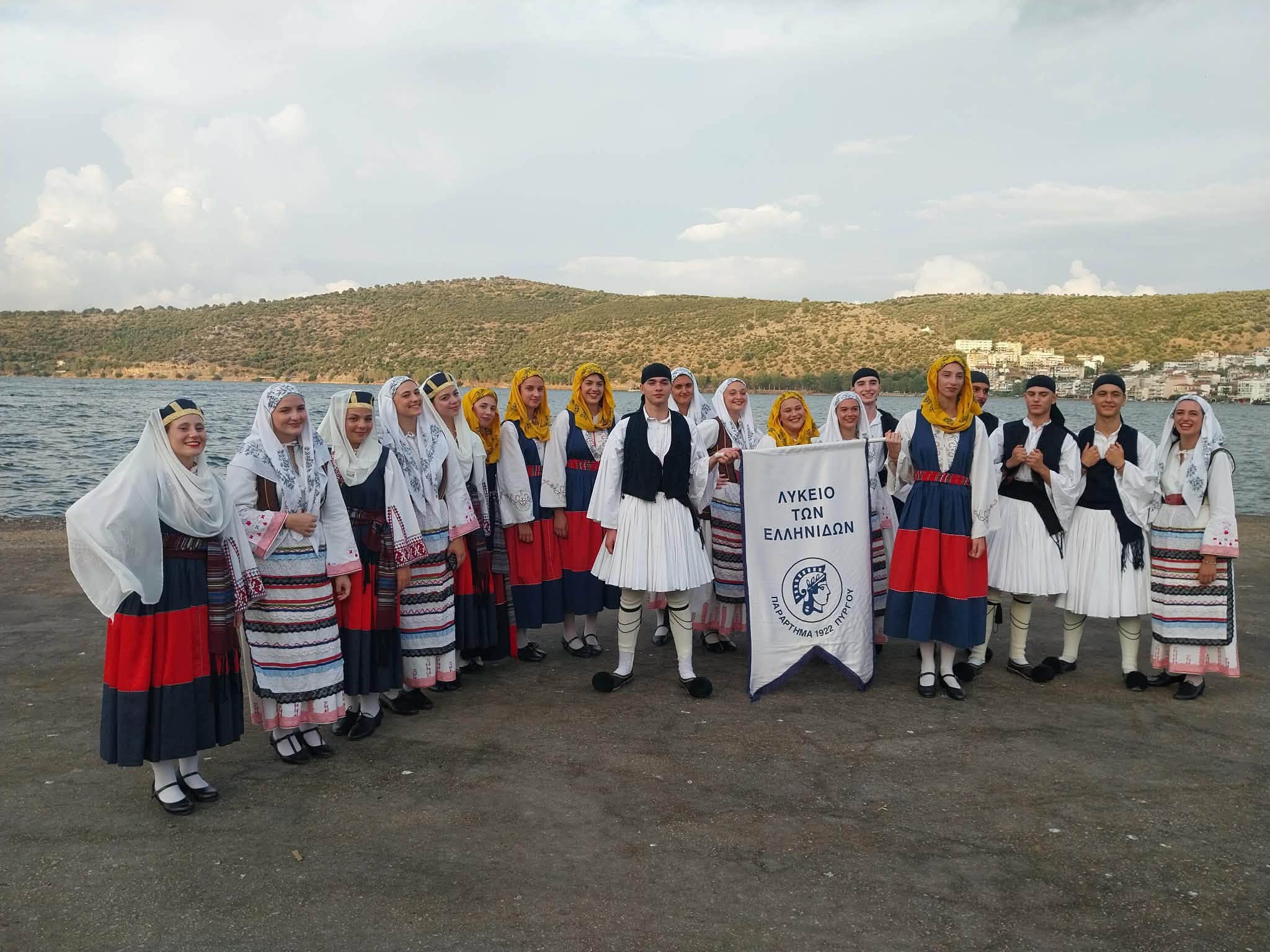 Επιτυχής η συμμετοχή του Λυκείου των Ελληνίδων Πύργου στο 1ο Φεστιβάλ Παραδοσιακών Χορών «Στα βήματα της Δώρας Στράτου»