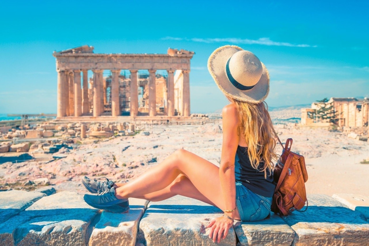 Ελληνικός τουρισμός: Πάνω από το 2025 και οι αφίξεις και τα έσοδα