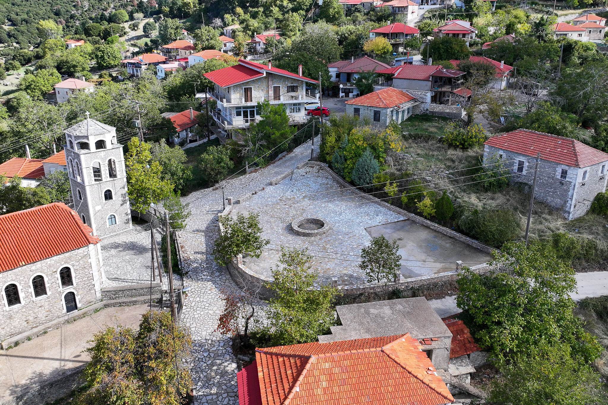 Νέα πλατεία στα Τσίπιανα – Ένας νέος χώρος συνάντησης για την τοπική κοινωνία
