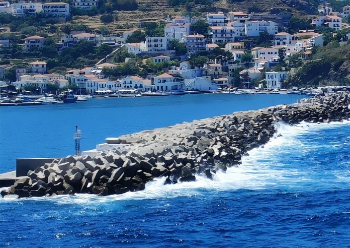 Ηλεκτροπαραγωγή από τα κύματα του Αιγαίου: Τα βορεινά λιμάνια κρύβουν ενεργειακό «θησαυρό»