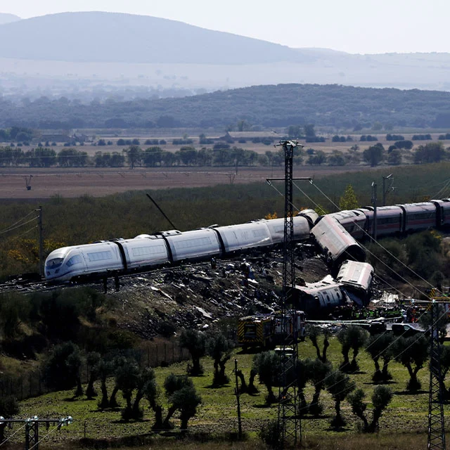 Τραγωδία χωρίς τέλος στην Ισπανία: Στους 74 οι νεκροί από τη σύγκρουση τρένων – Είχαν προειδοποιήσει για βλάβες 23 ημέρες πριν